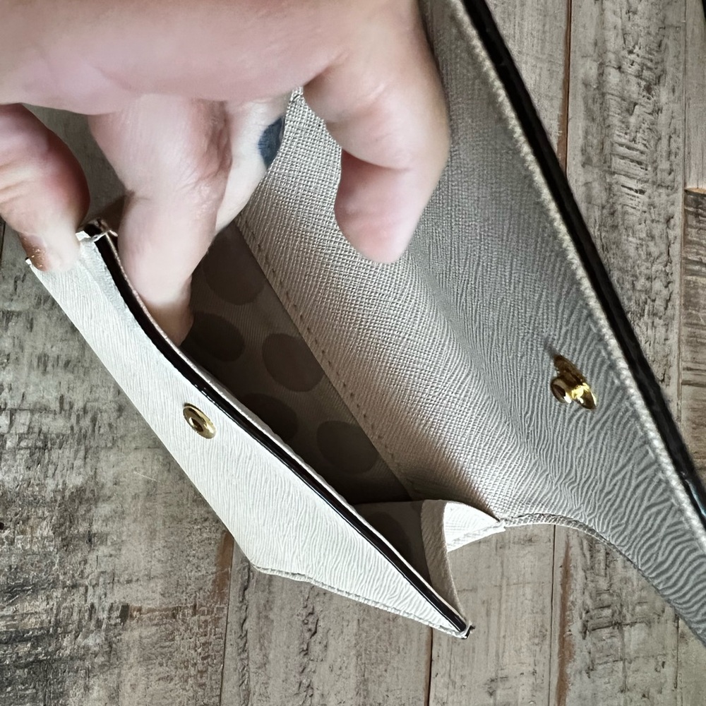 Kate Spade Wallet - Picture 3 of 6